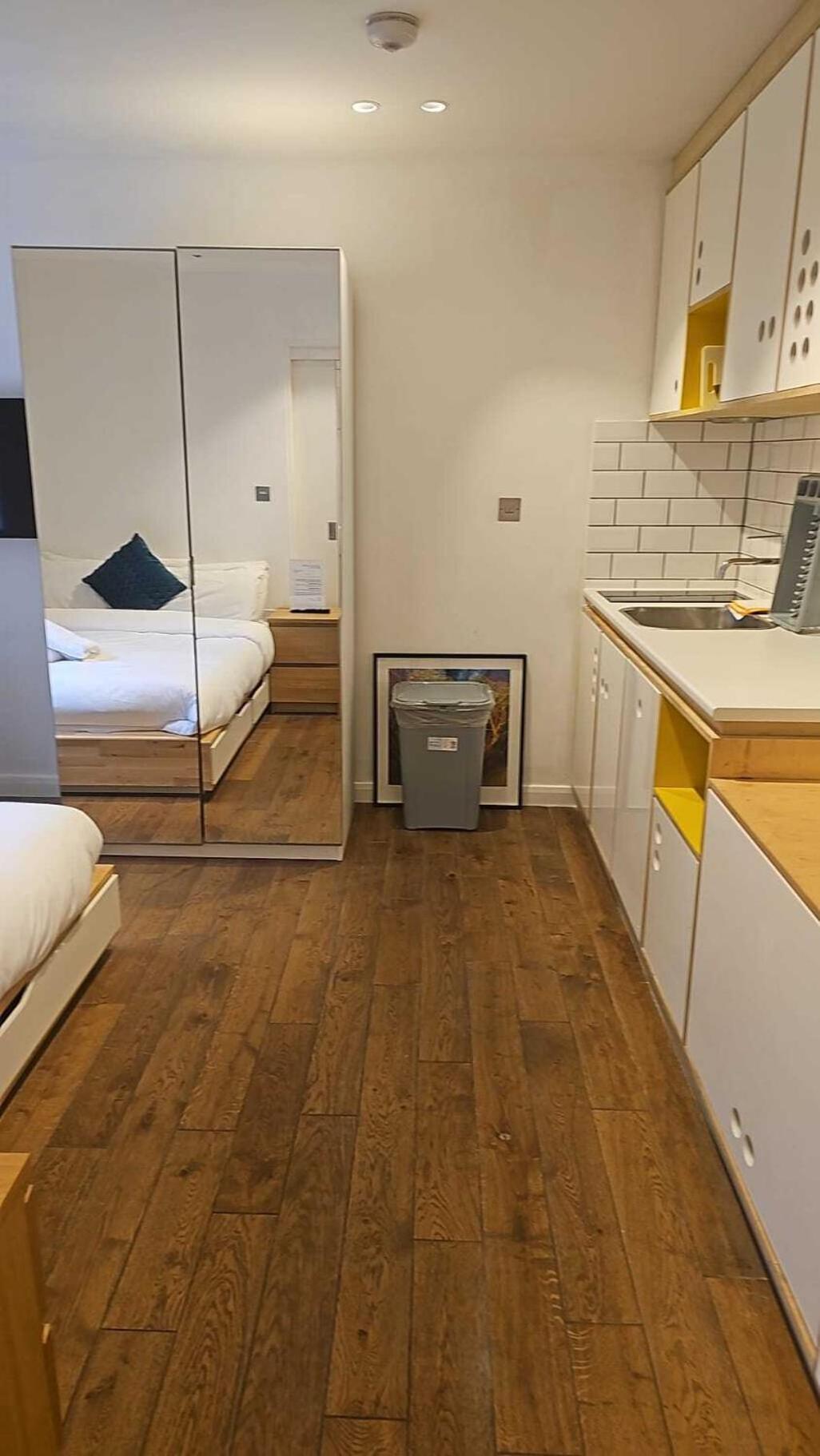 The Chapter- Knightsbridge Suites London Szoba fotó